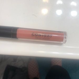 Context liquid lipstick